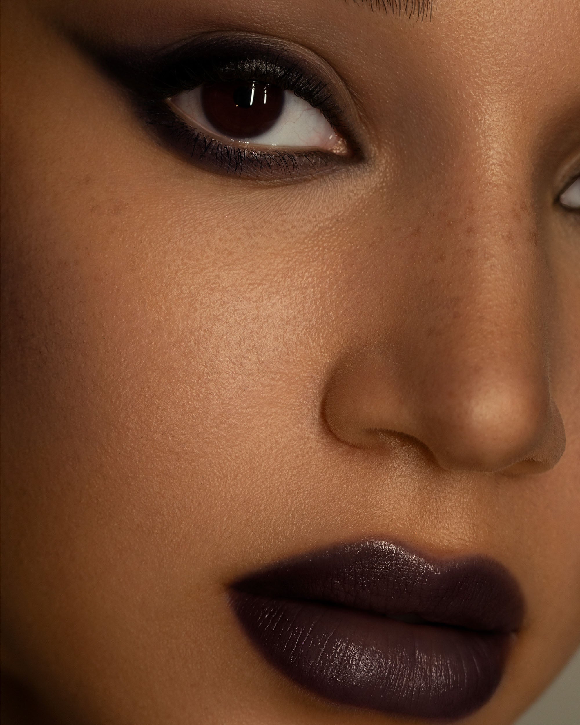 Model wearing Eclipse contour