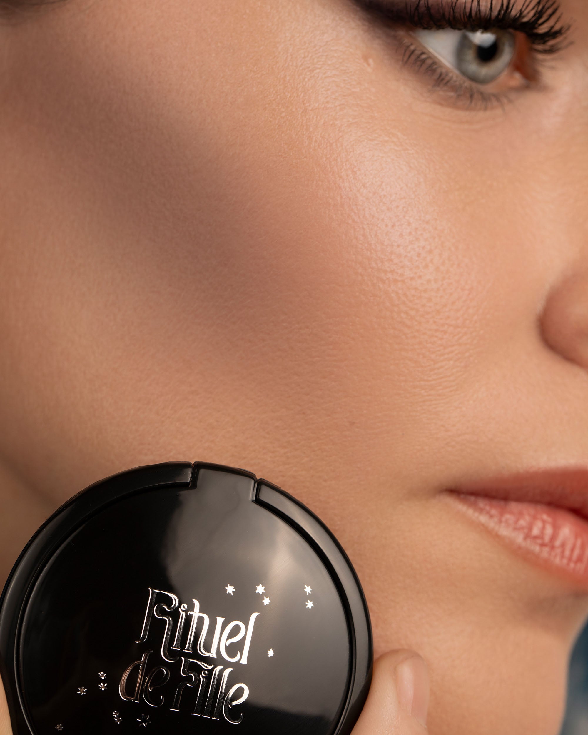 Cheek macro of Eclipse contour with compact