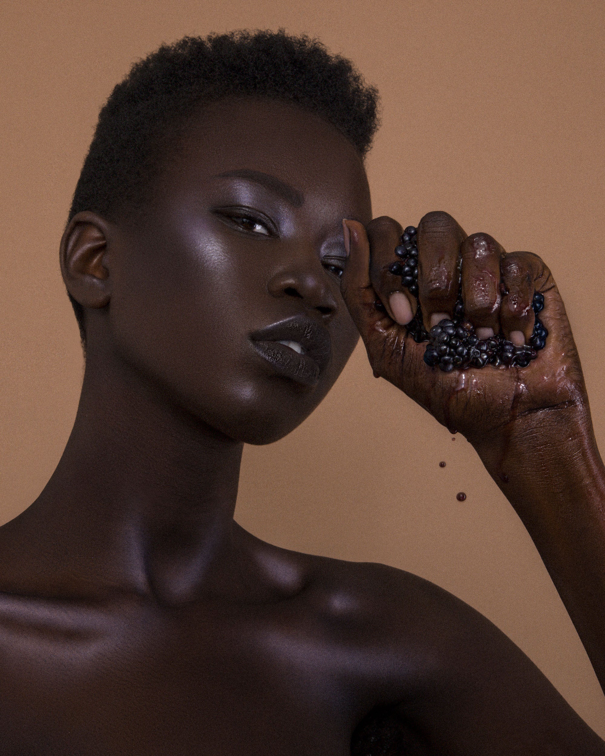 Model wearing Eclipse contour