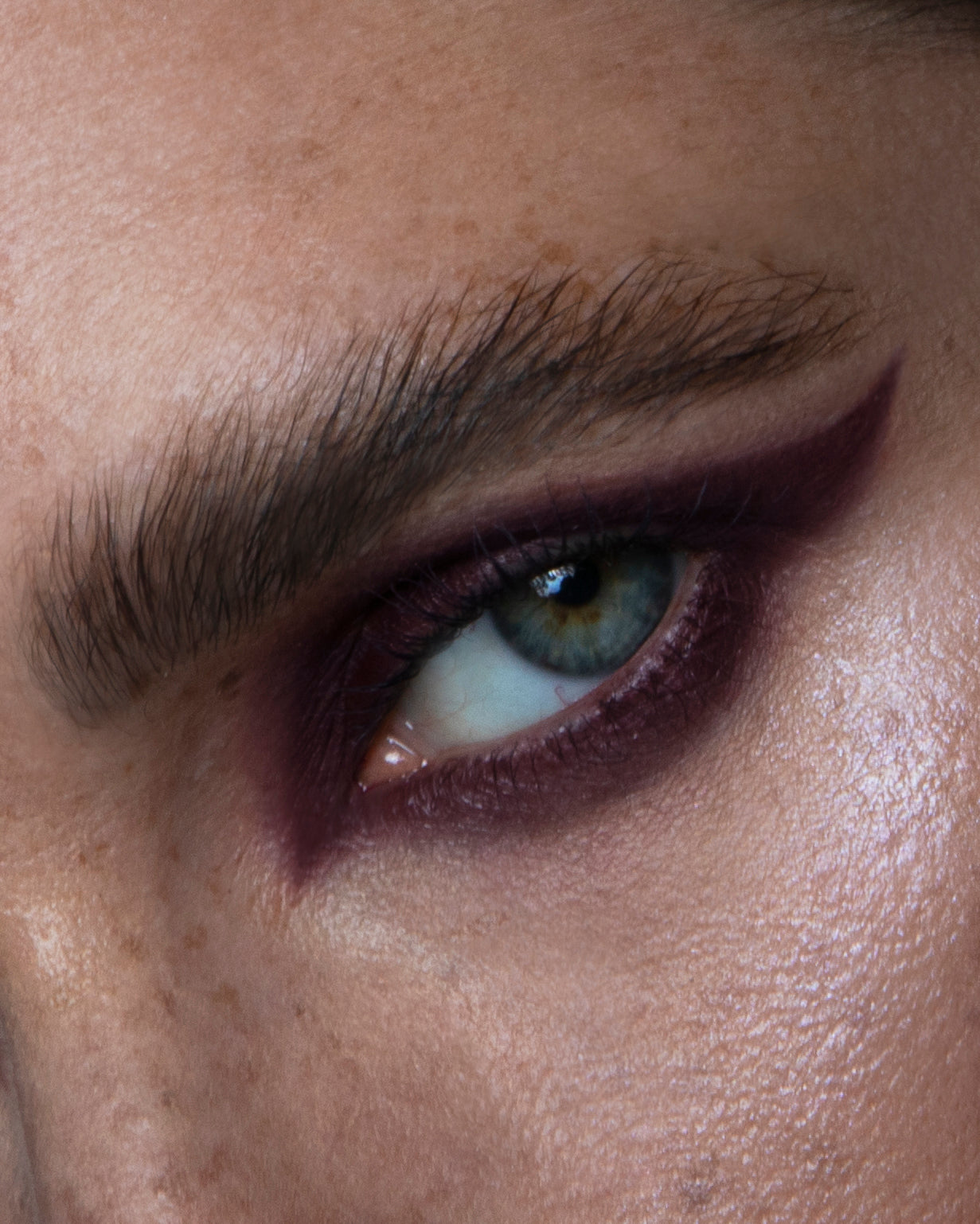 Twilight | The Black Orb Enigmatic Kohl Eyeliner - Rituel de Fille