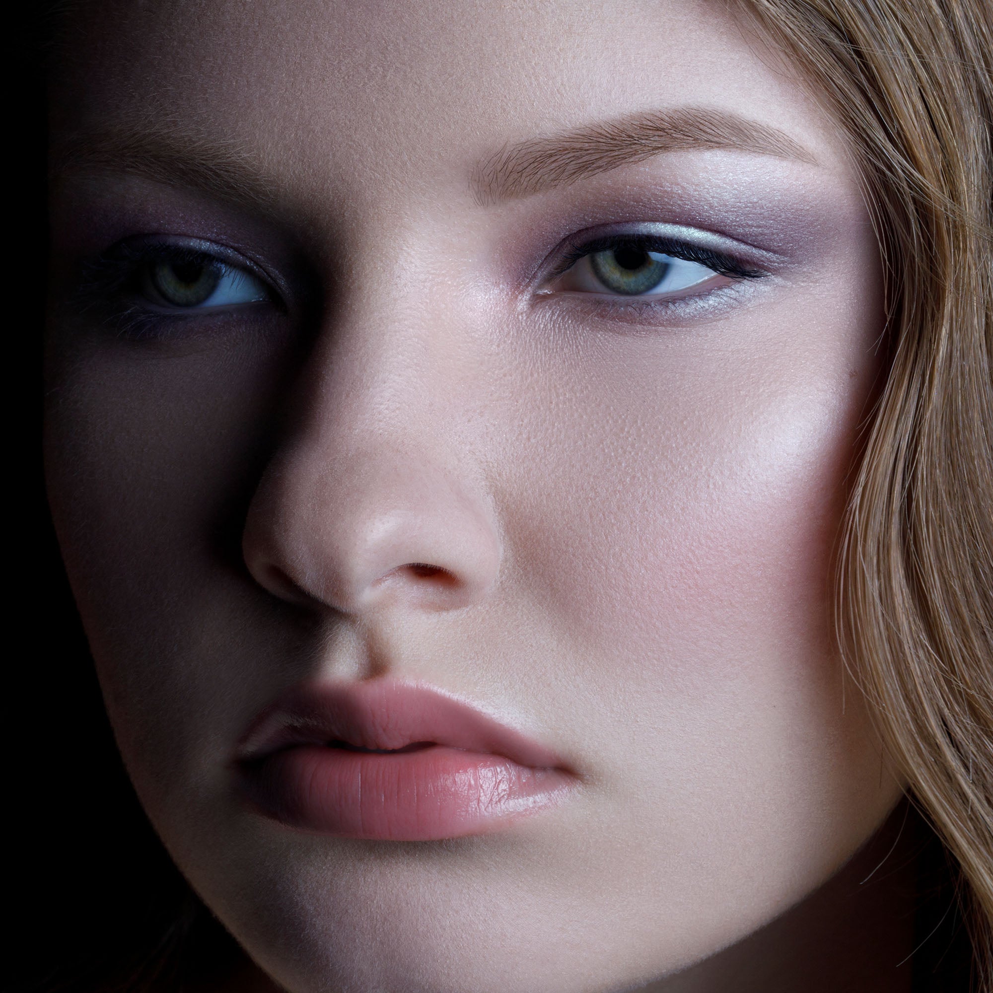 Flora | Ash and Ember Eye Soot - Rituel de Fille