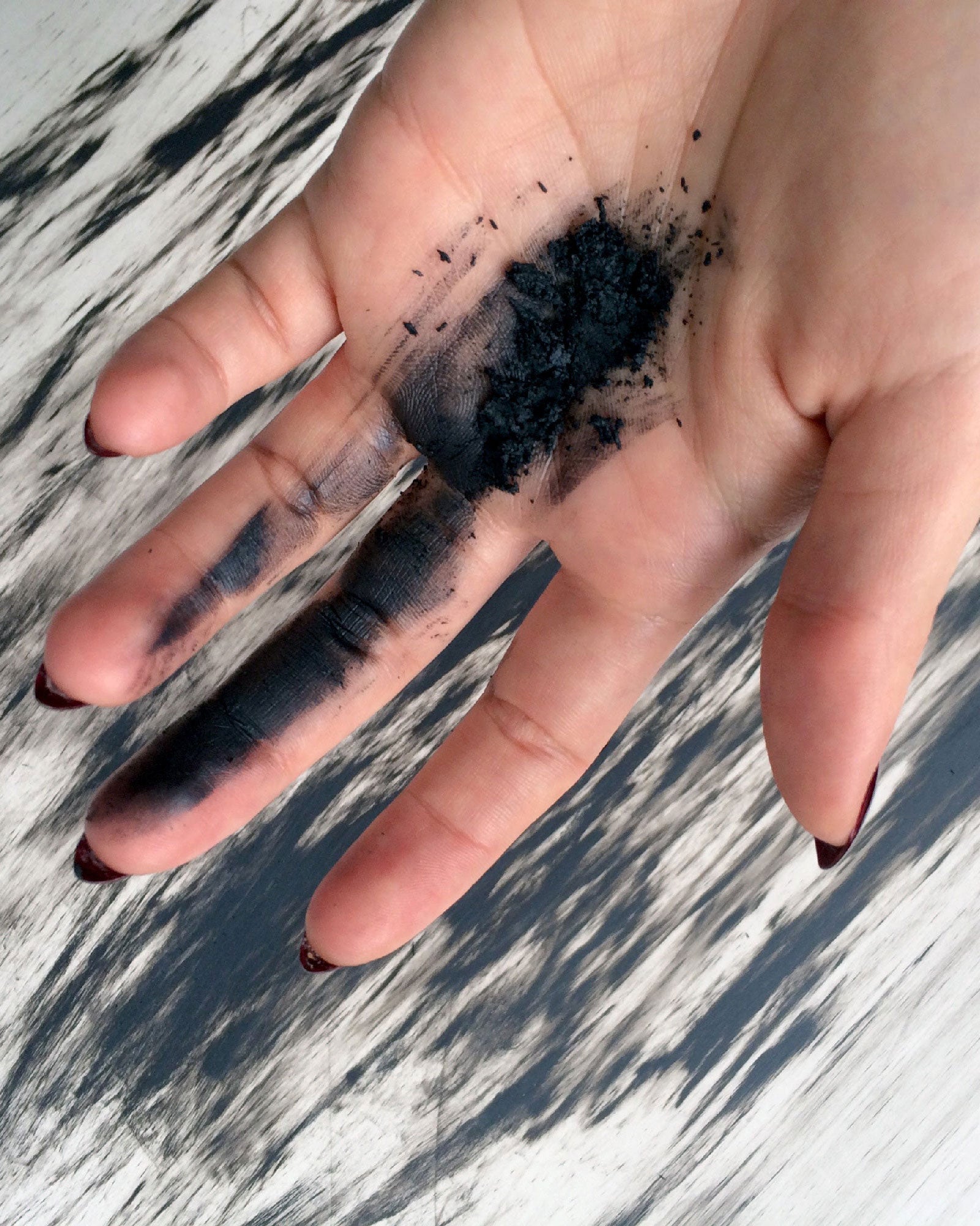 Ash and Ember Eye Soot: Obsidian - Rituel de Fille