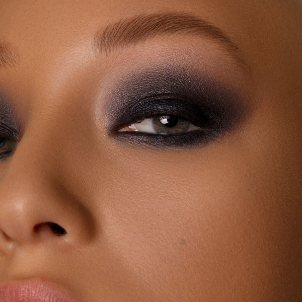 Obsidian | Ash and Ember Eye Soot - Rituel de Fille